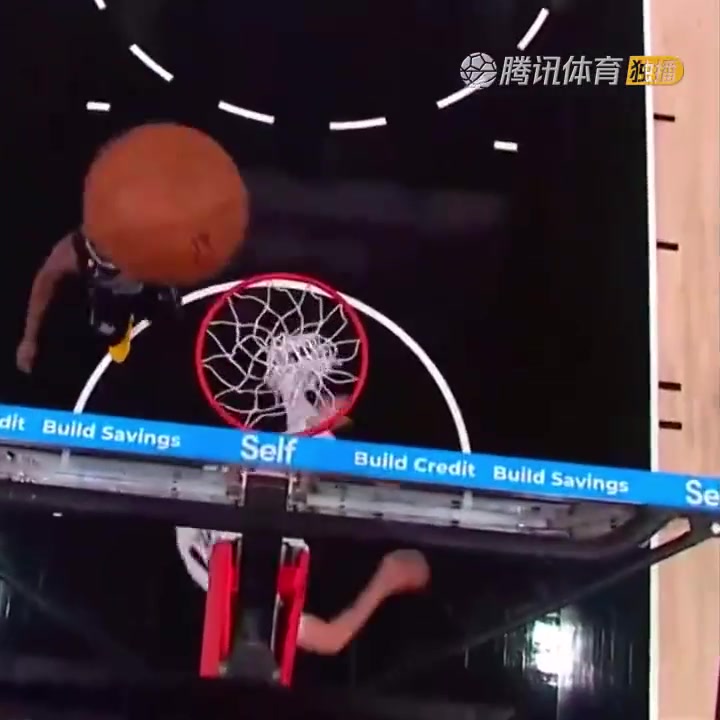 罕見一幕！努爾基奇拋投